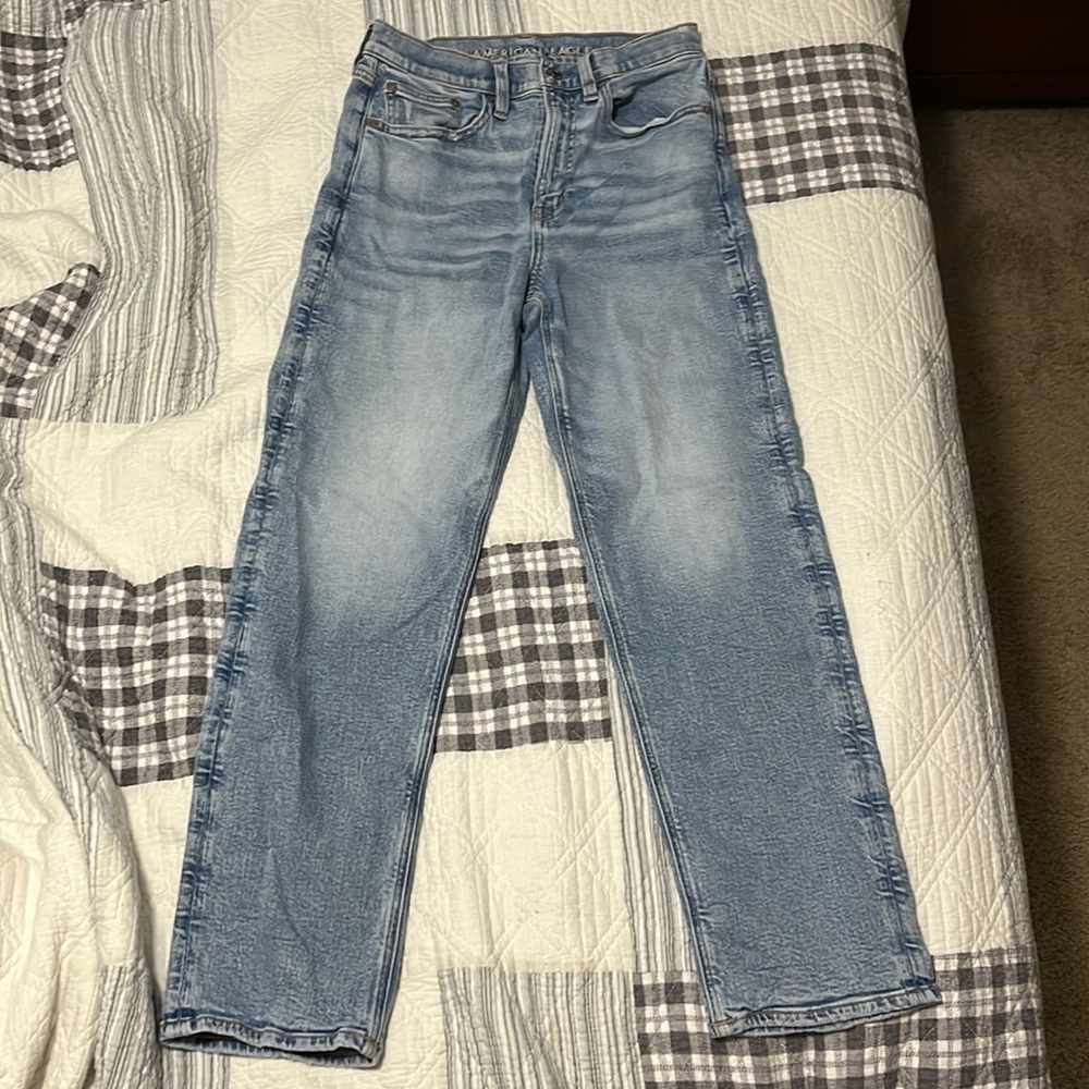 American Eagle Highest Rise ‘90s Boyfriend Stretch Jeans Size 6 Light Wash